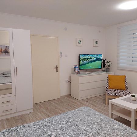 Street Apartment Subotica Dış mekan fotoğraf